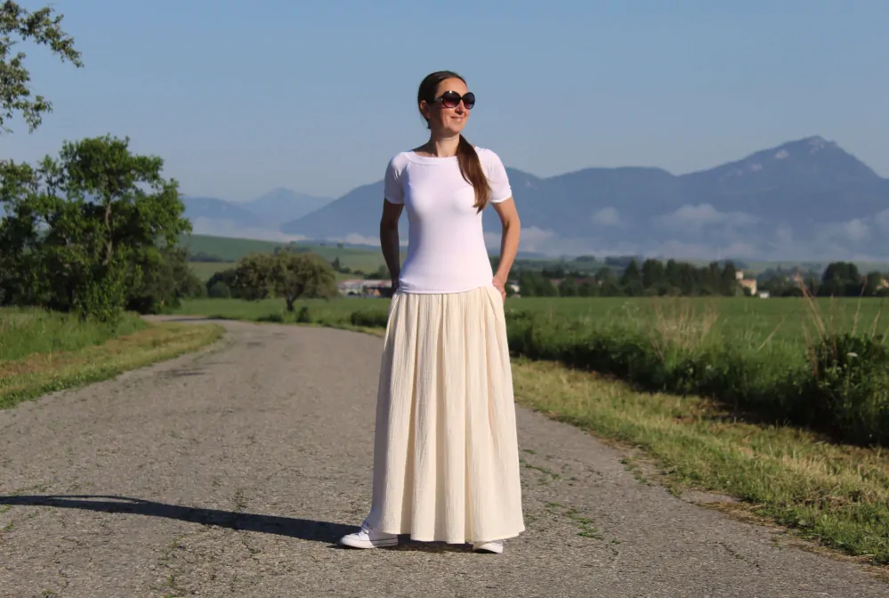 Mušelínová smotanová skladaná sukňa