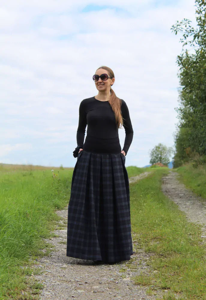 Dlhá sukňa modrá károvaná