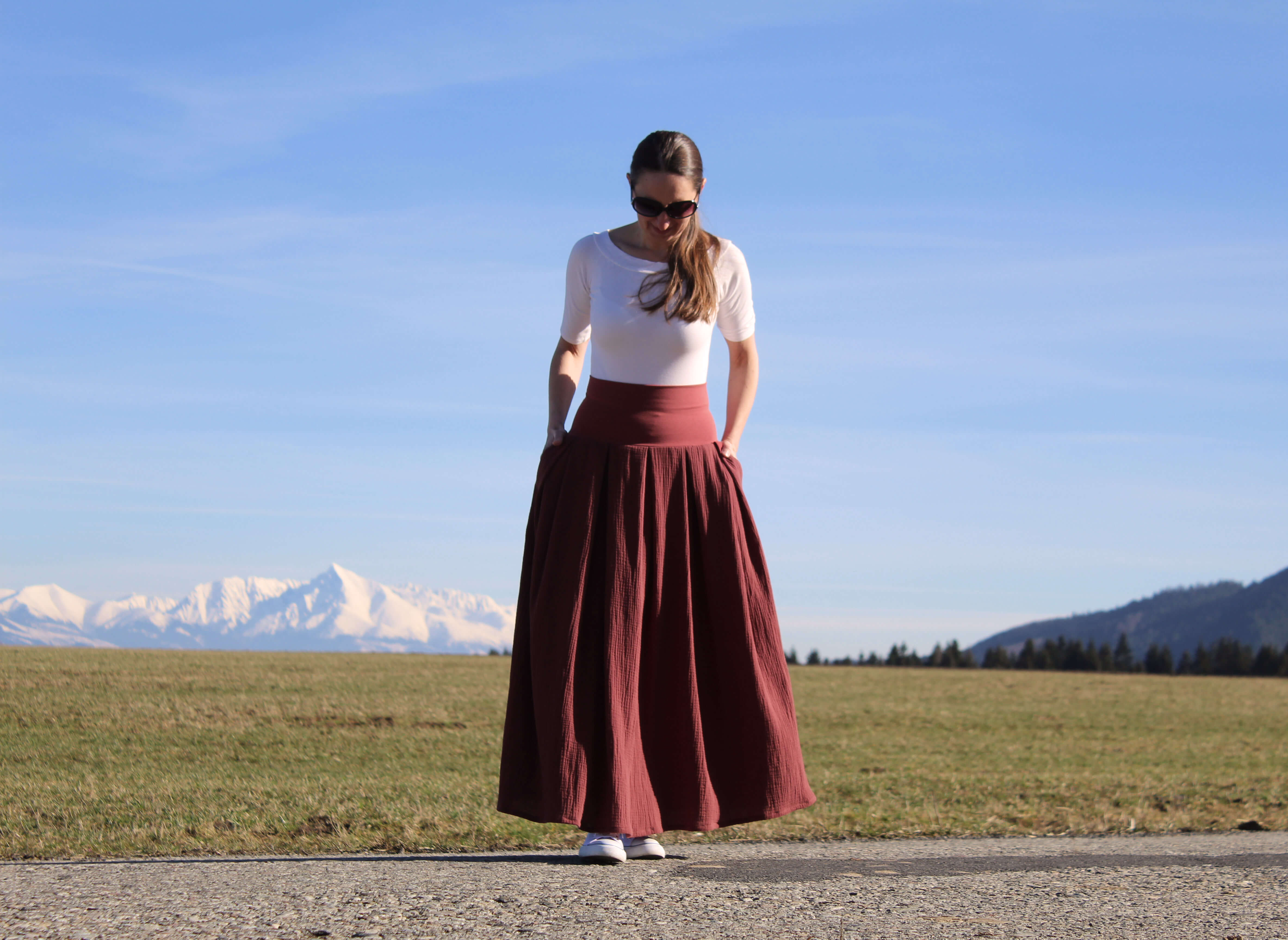 Mušelínová skladaná sukňa mahagónová