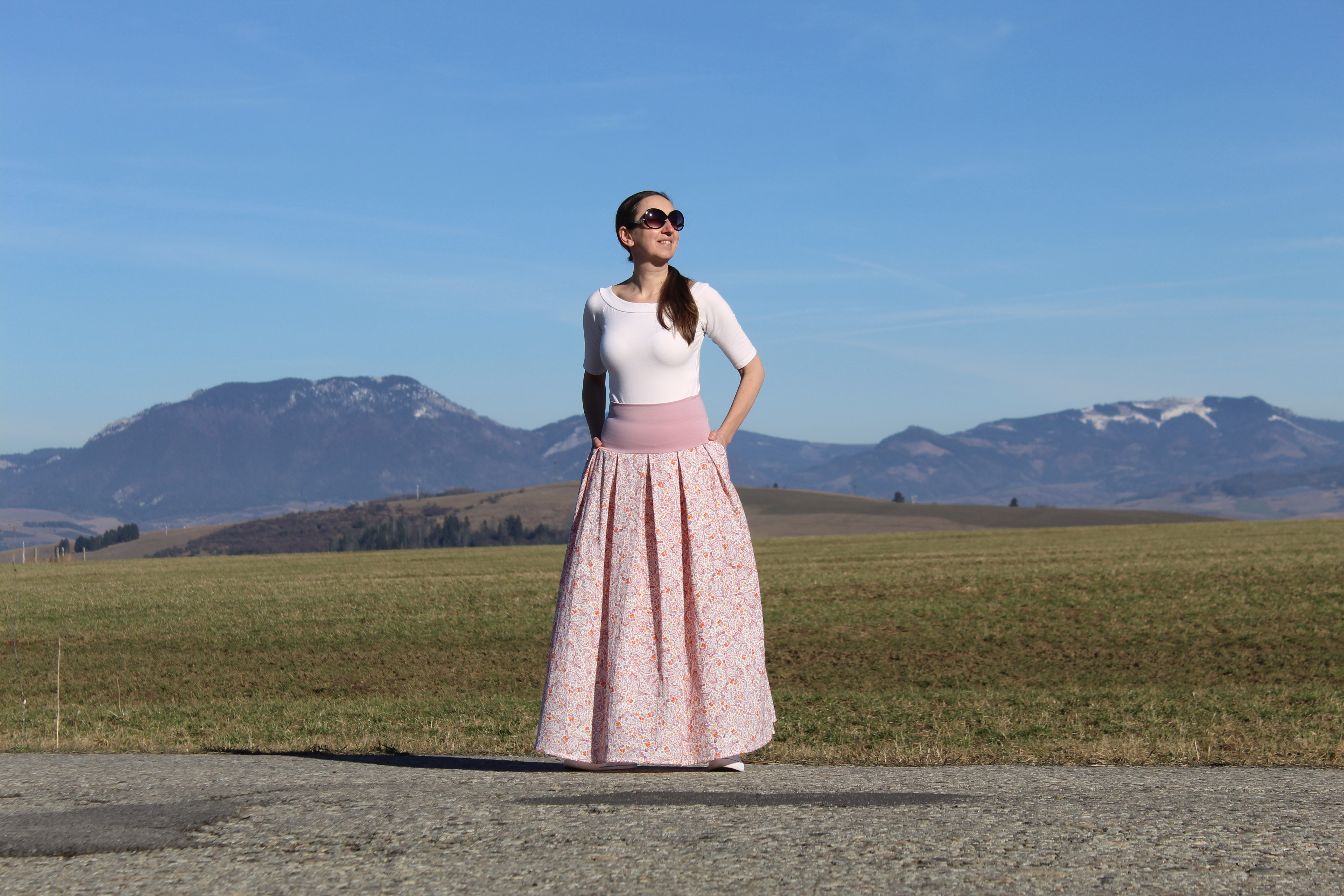 Mušelínová skladaná sukňa s paisley vzorom