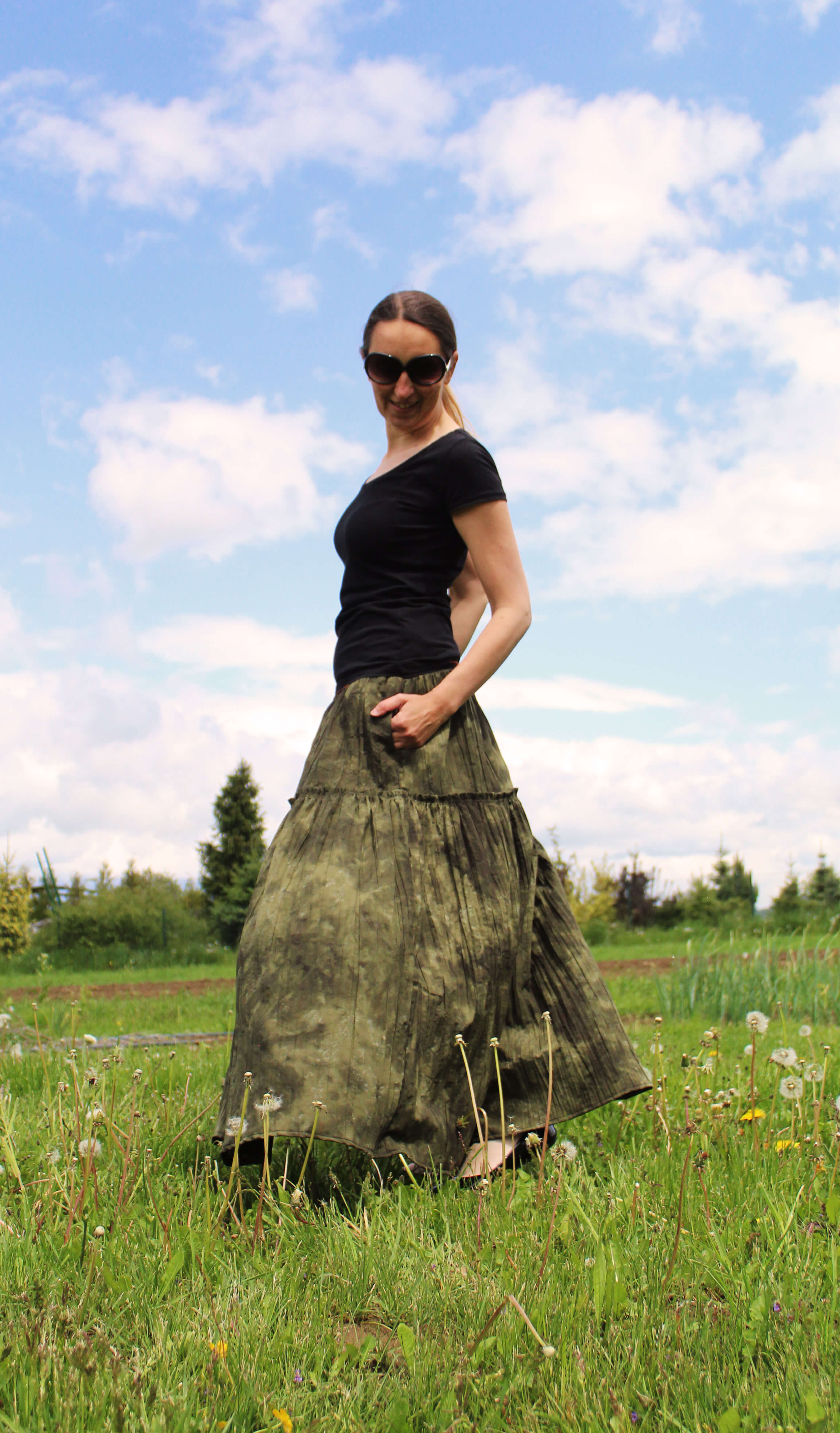 Krešovaná zelená volánová sukňa