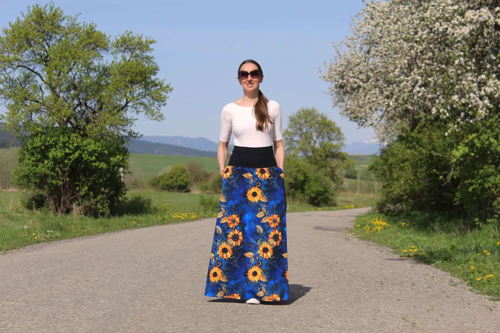 Úpletová sukňa modrá so slnečnicami