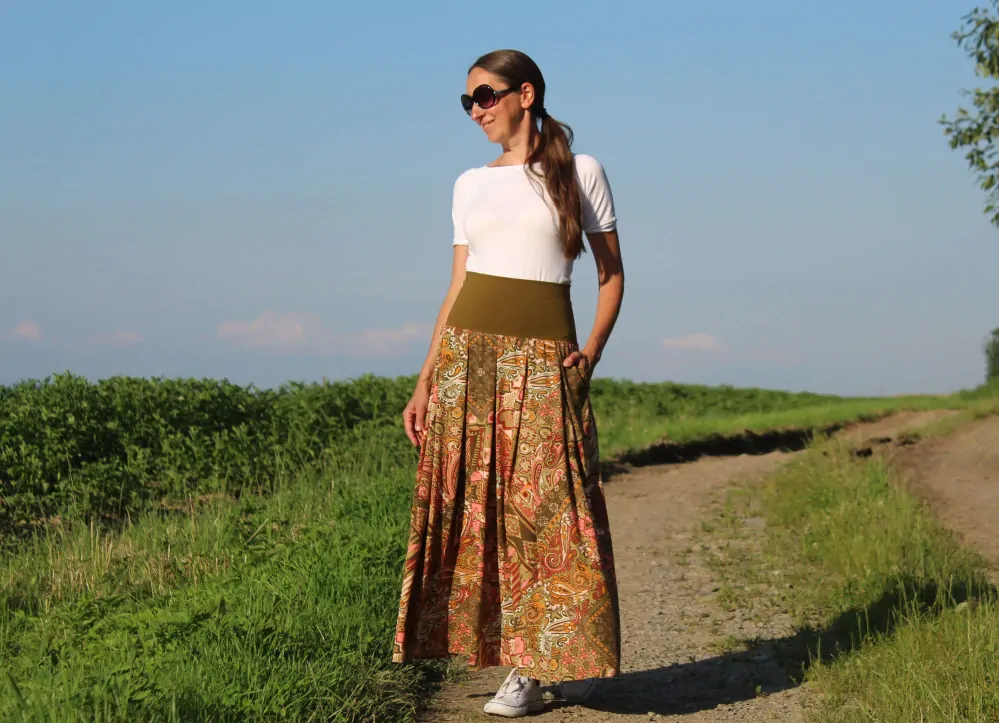 Viskózová sukňa s kašmírovým vzorom