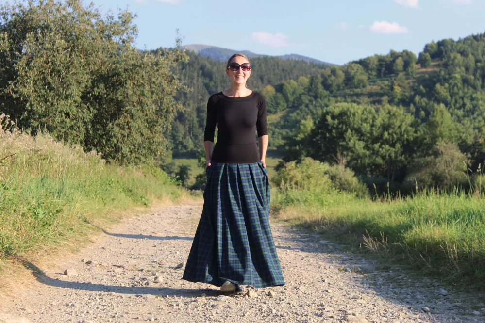 Dlhá skladaná sukňa modro-zelené káro