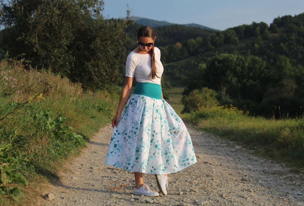 Bavlnená skladaná sukňa tyrkysový eukalyptus