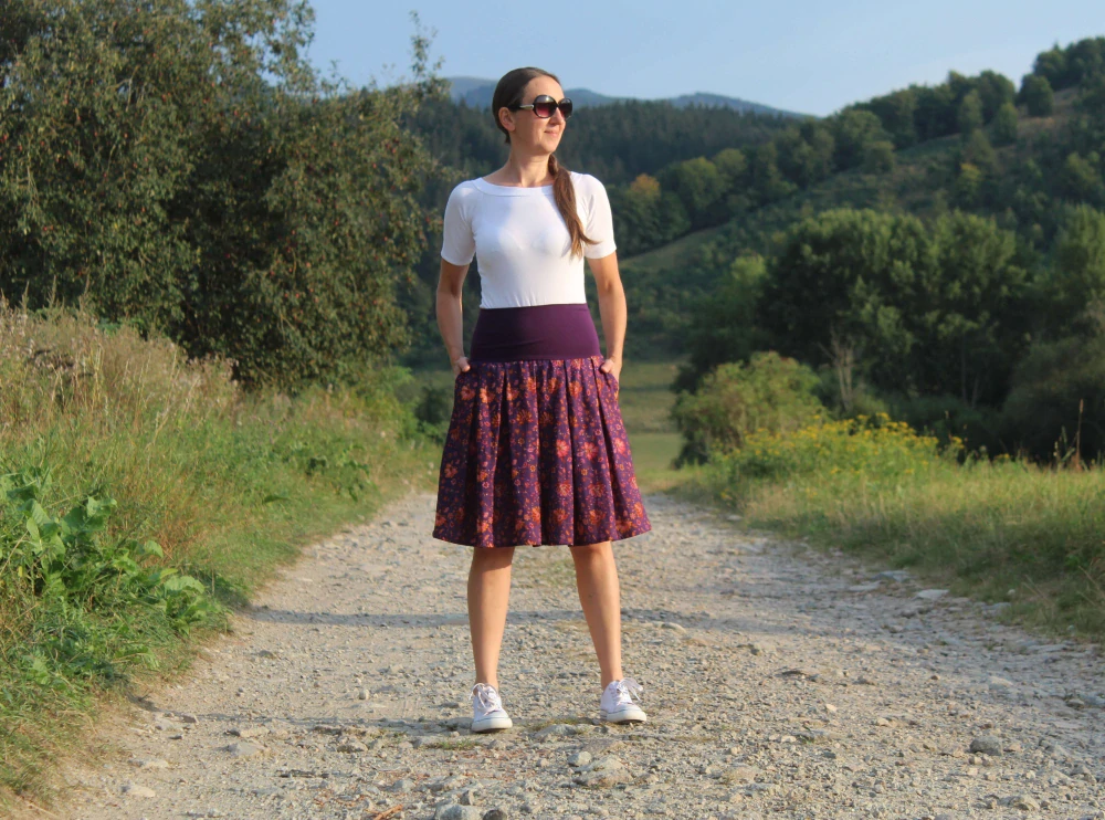 Krátka fialová mušelínová sukňa