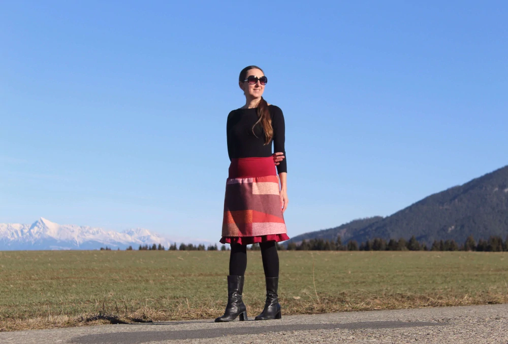 Dvojvrstvová "vínovo-vzorovaná" sukňa