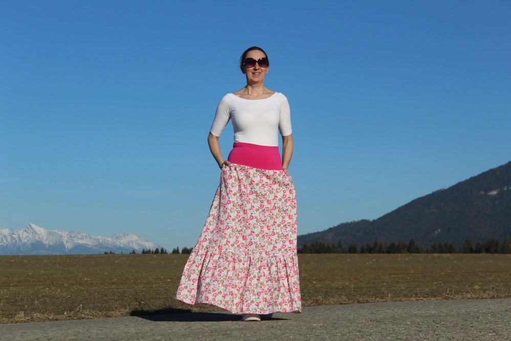 Bavlnená sukňa s ružičkami