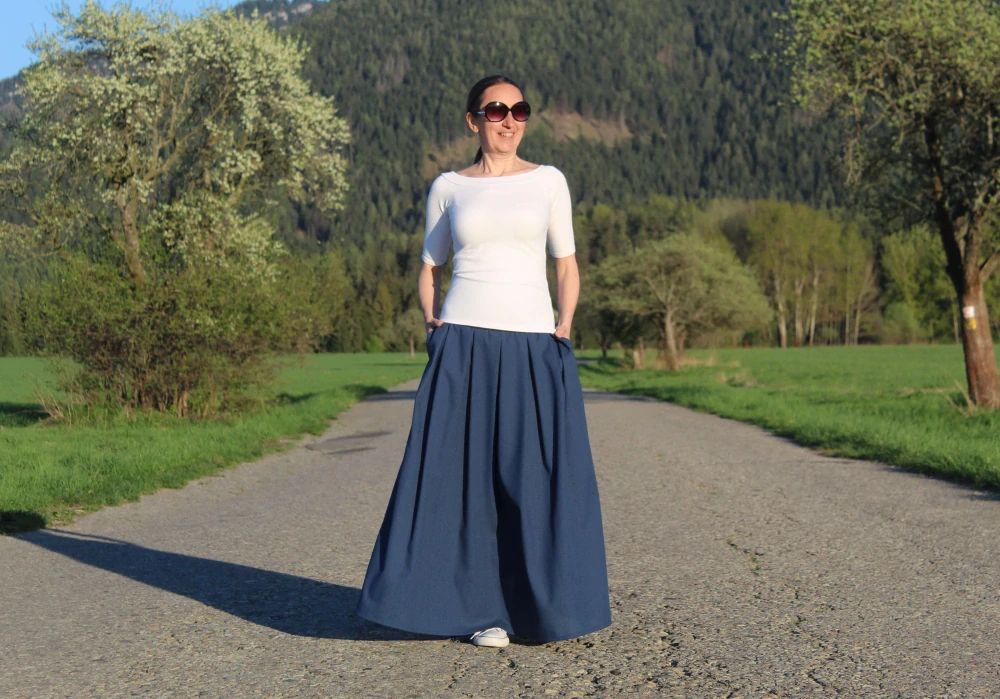 Dlhá tmavomodrá ľanová skladná sukňa