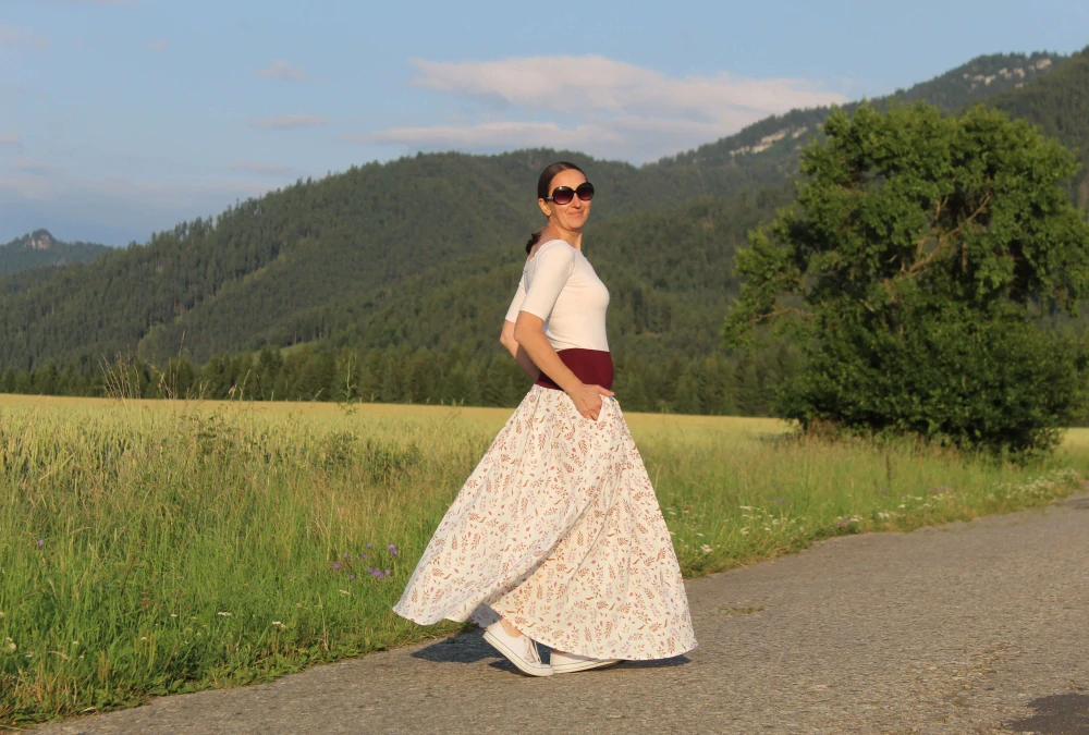 Mušelínová bielo-vínová sukňa veľ. M