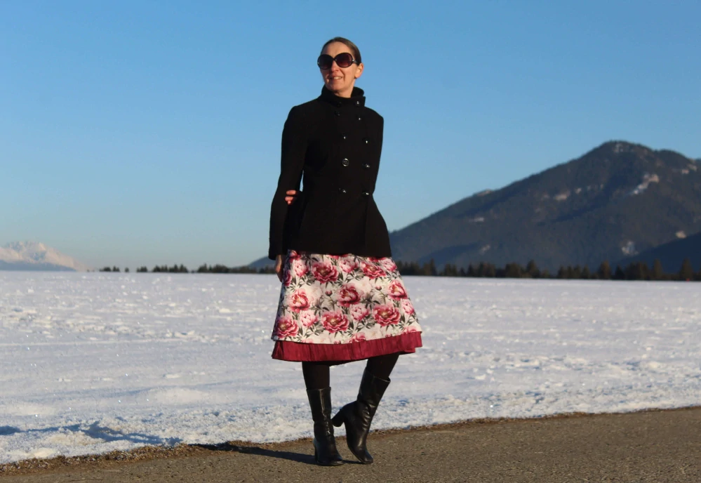 Midi áčková sukňa z flaušu s kvetinovým vzorom – dvojvrstvová