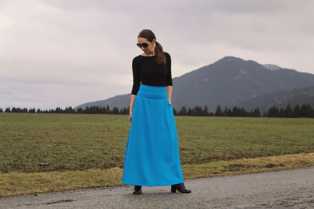 Tyrkysová áčková úpletová sukňa s vreckami