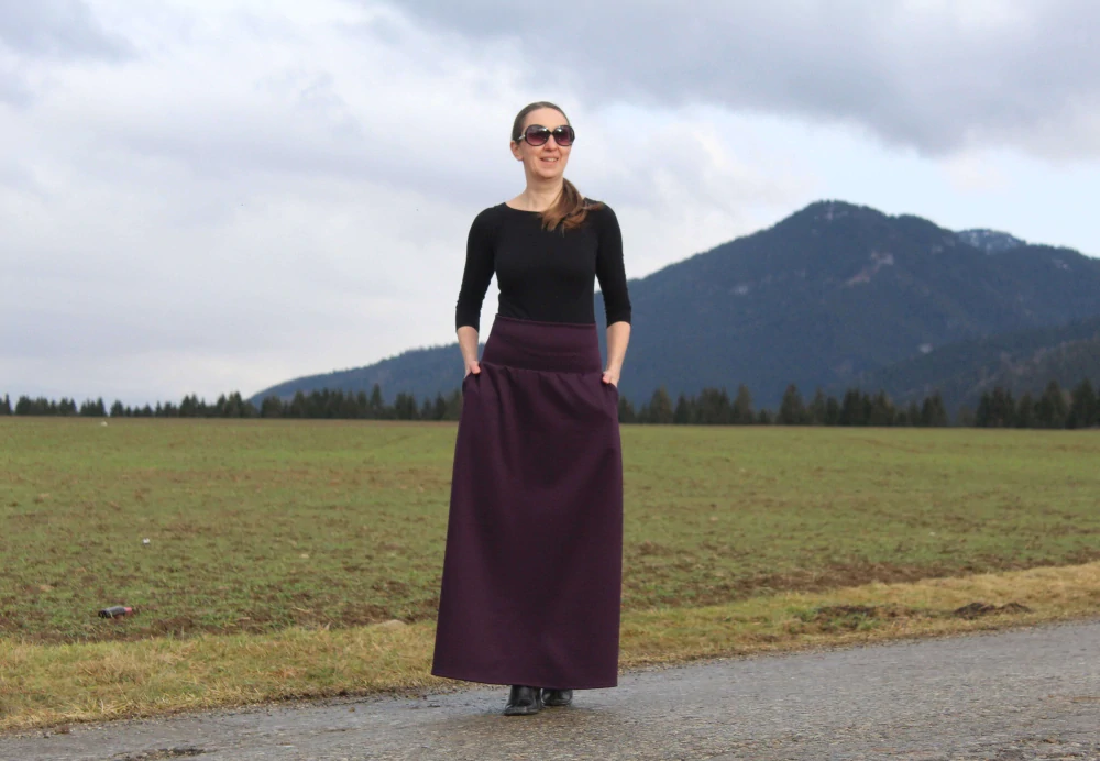 Slivková áčková úpletová sukňa s vreckami