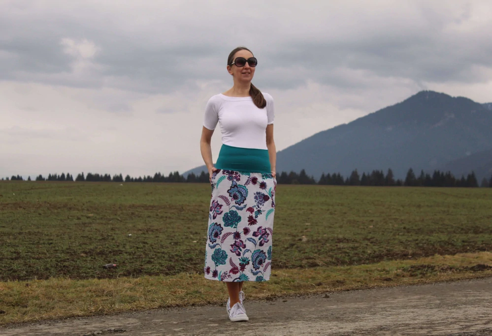 Trojštvrťová sukňa pudrovo-tyrkysová