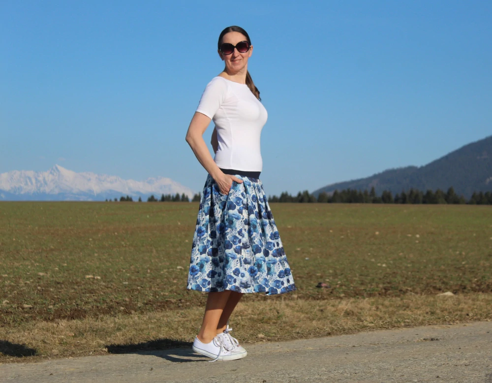 Mušelínová sukňa - modré kvety