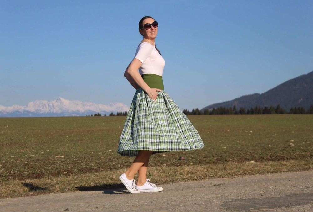 Bavlnená zelená károvaná midi sukňa 