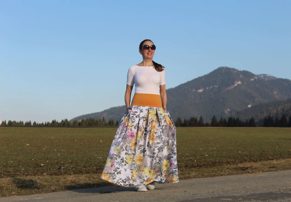 Dlhá bavlnená sukňa s kvetinovým vzorom