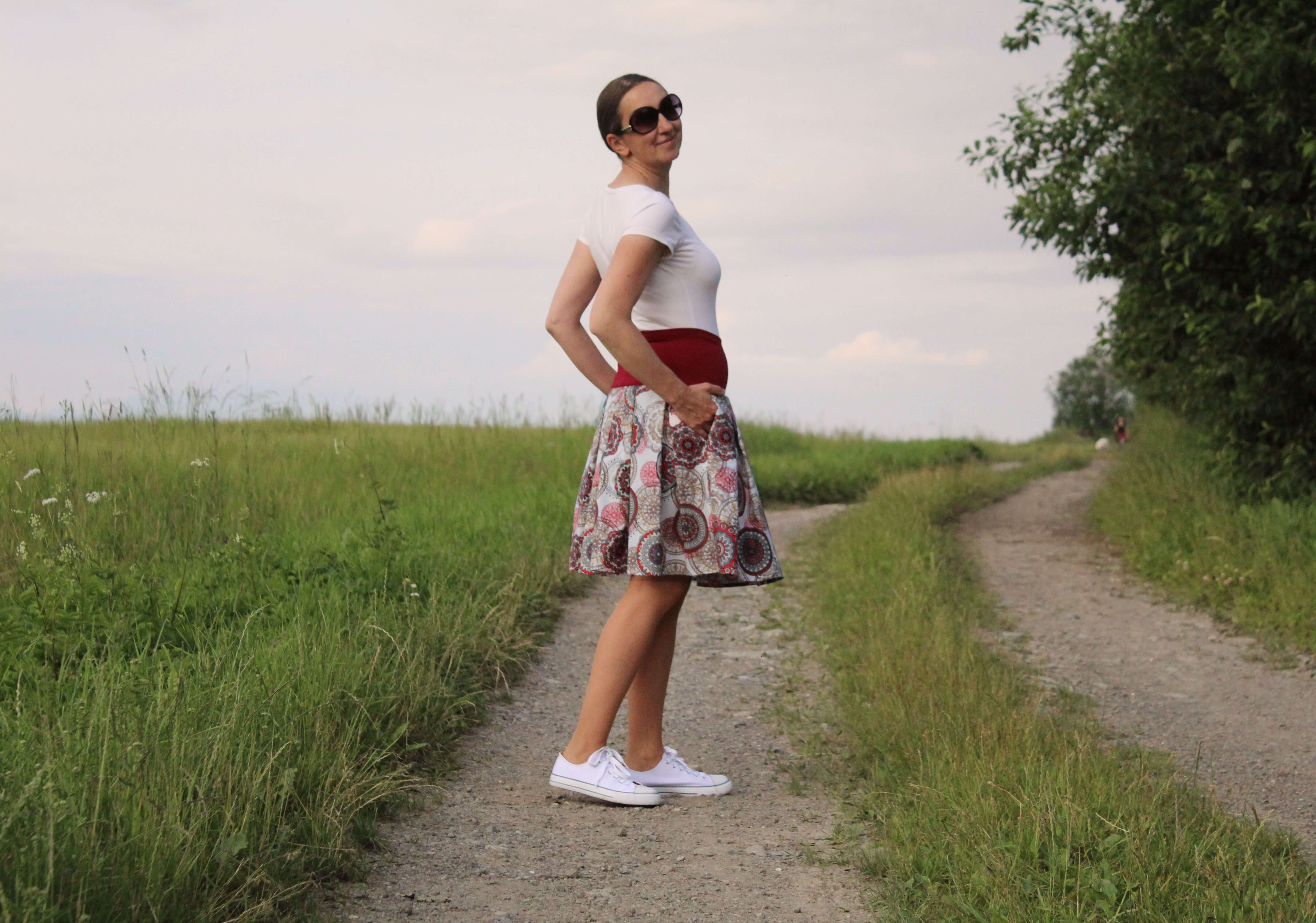 Bavlnená skladaná sukňa vínová s mandalami