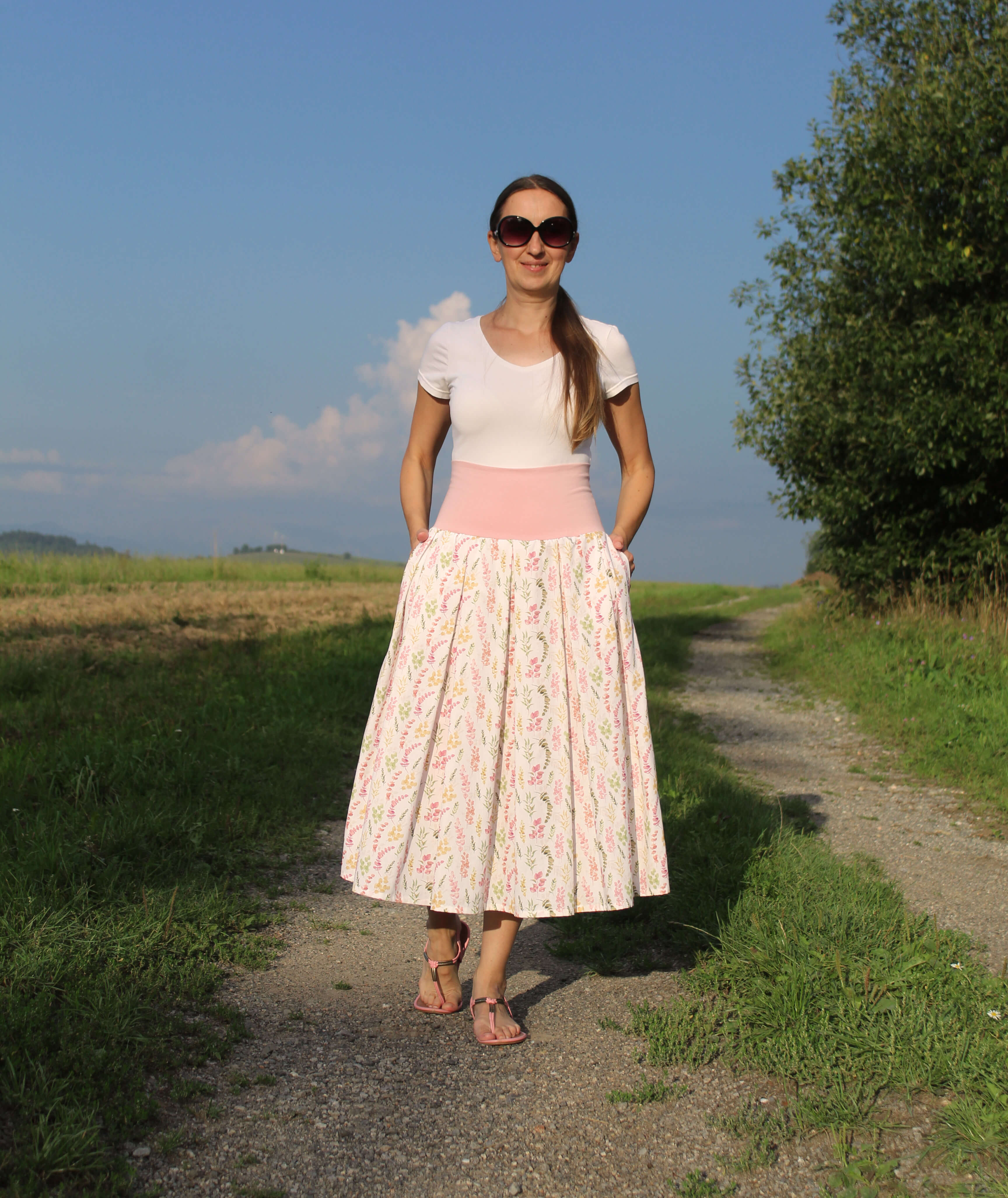 Bavlnená skladaná sukňa ružovo-zelené lístky