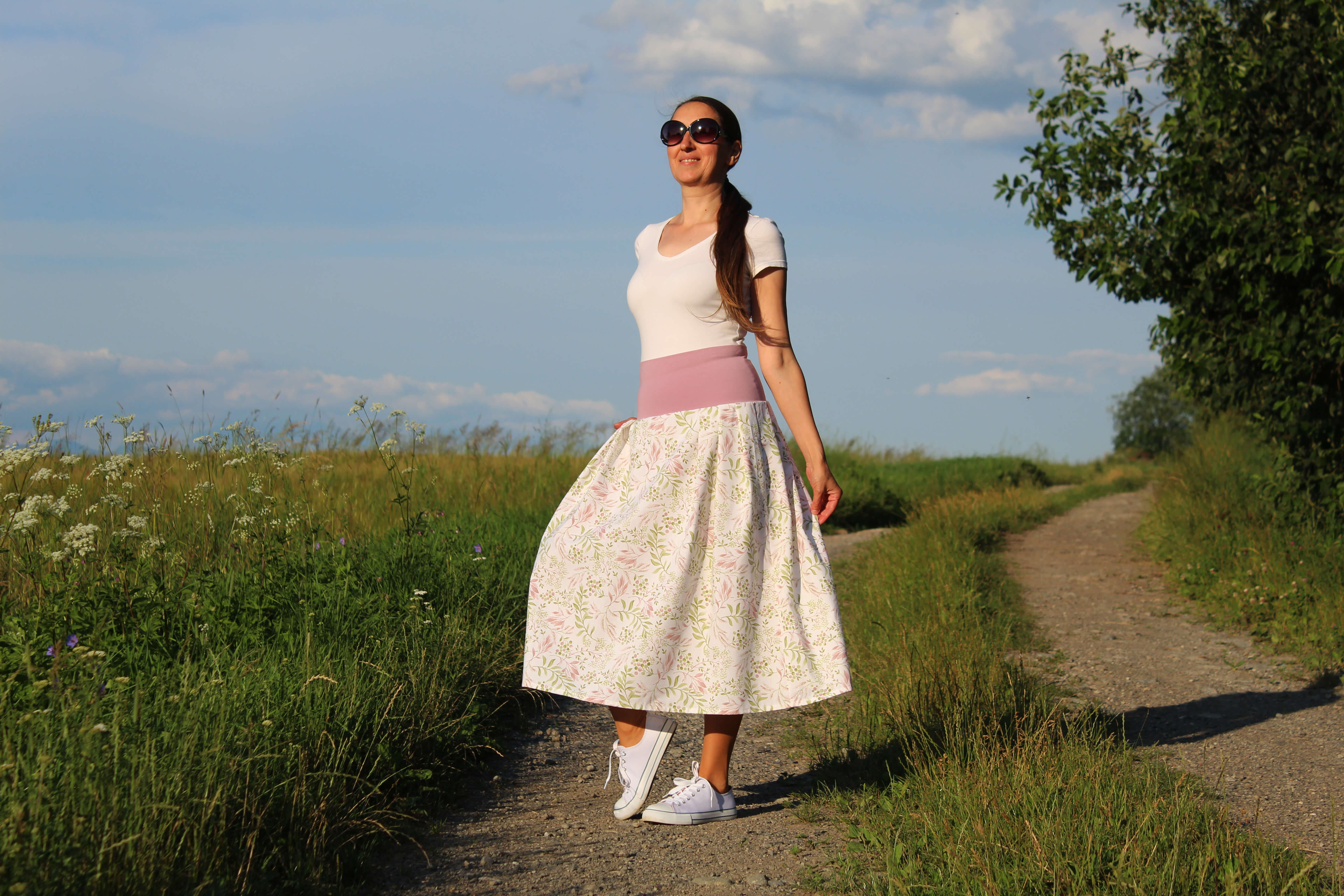 Bavlnená skladaná sukňa staroružovo-zelené lístky