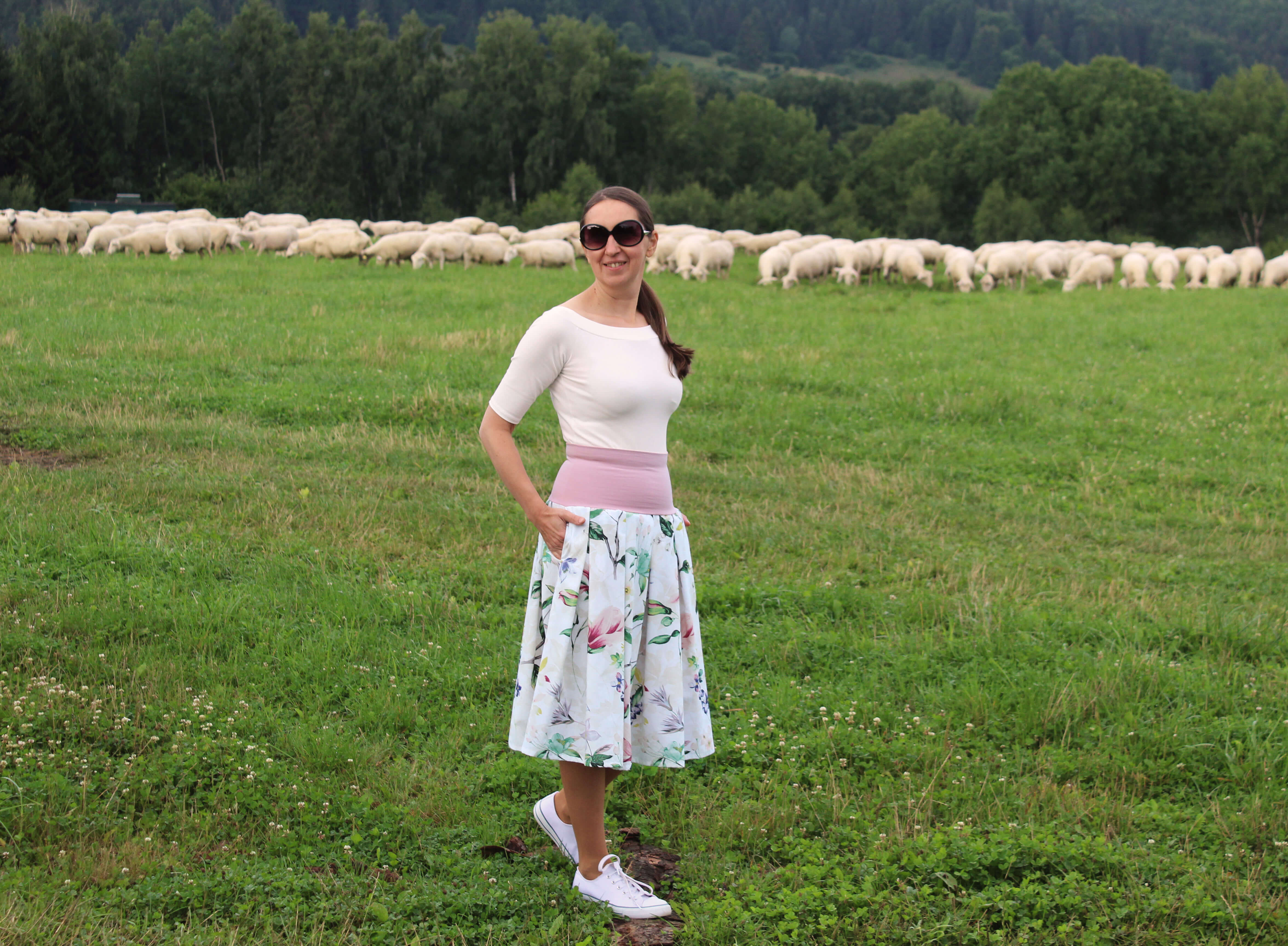 Bavlnená skladaná sukňa bielo-ružová