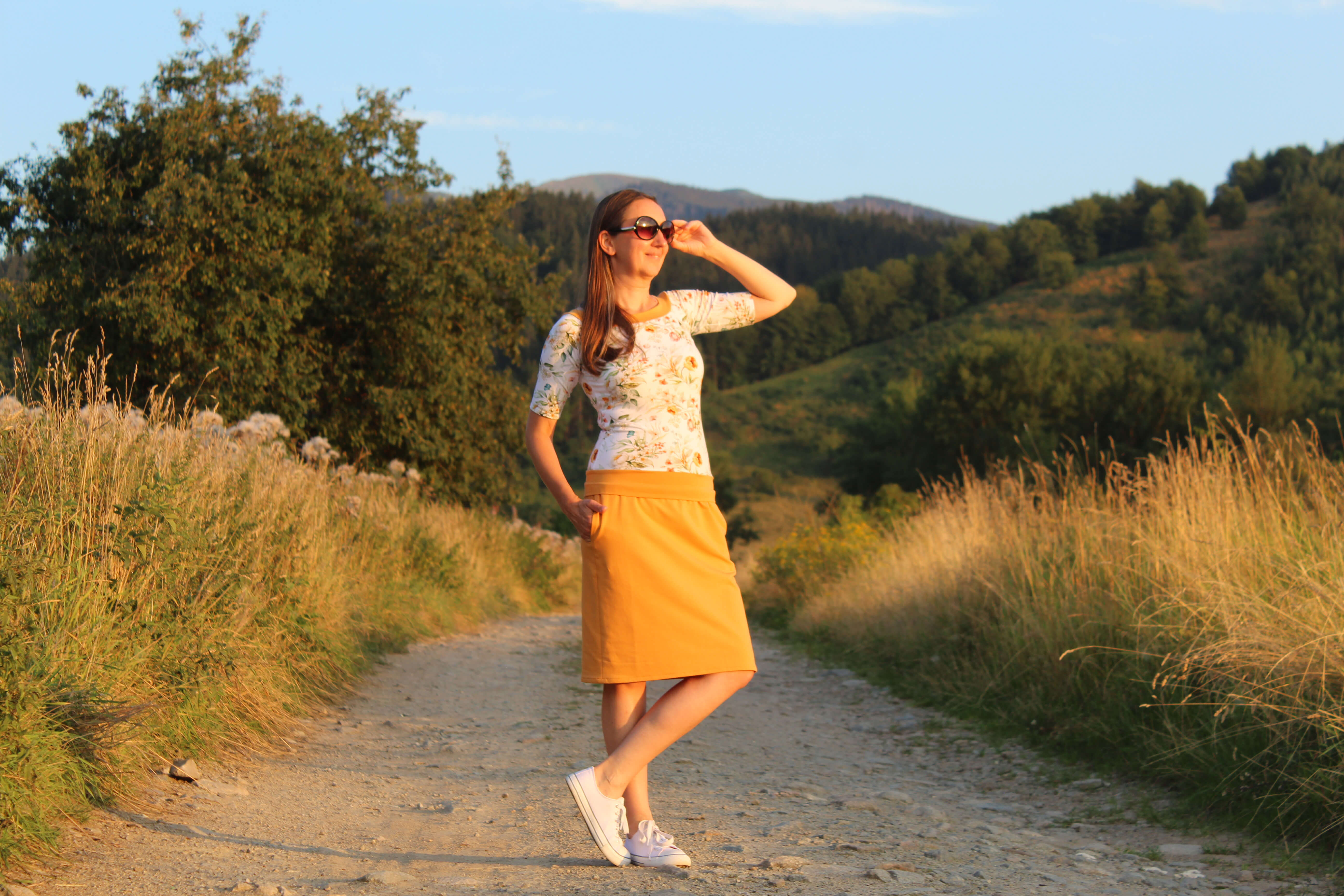 Krátka sukňa horčicová