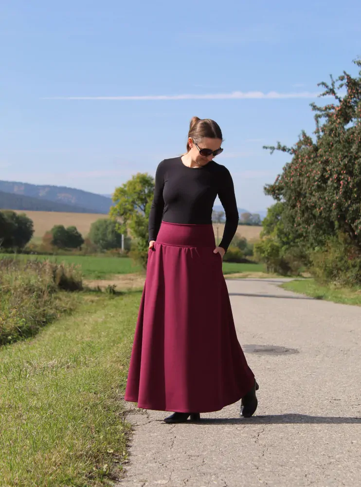 Úpletová sukňa vínová