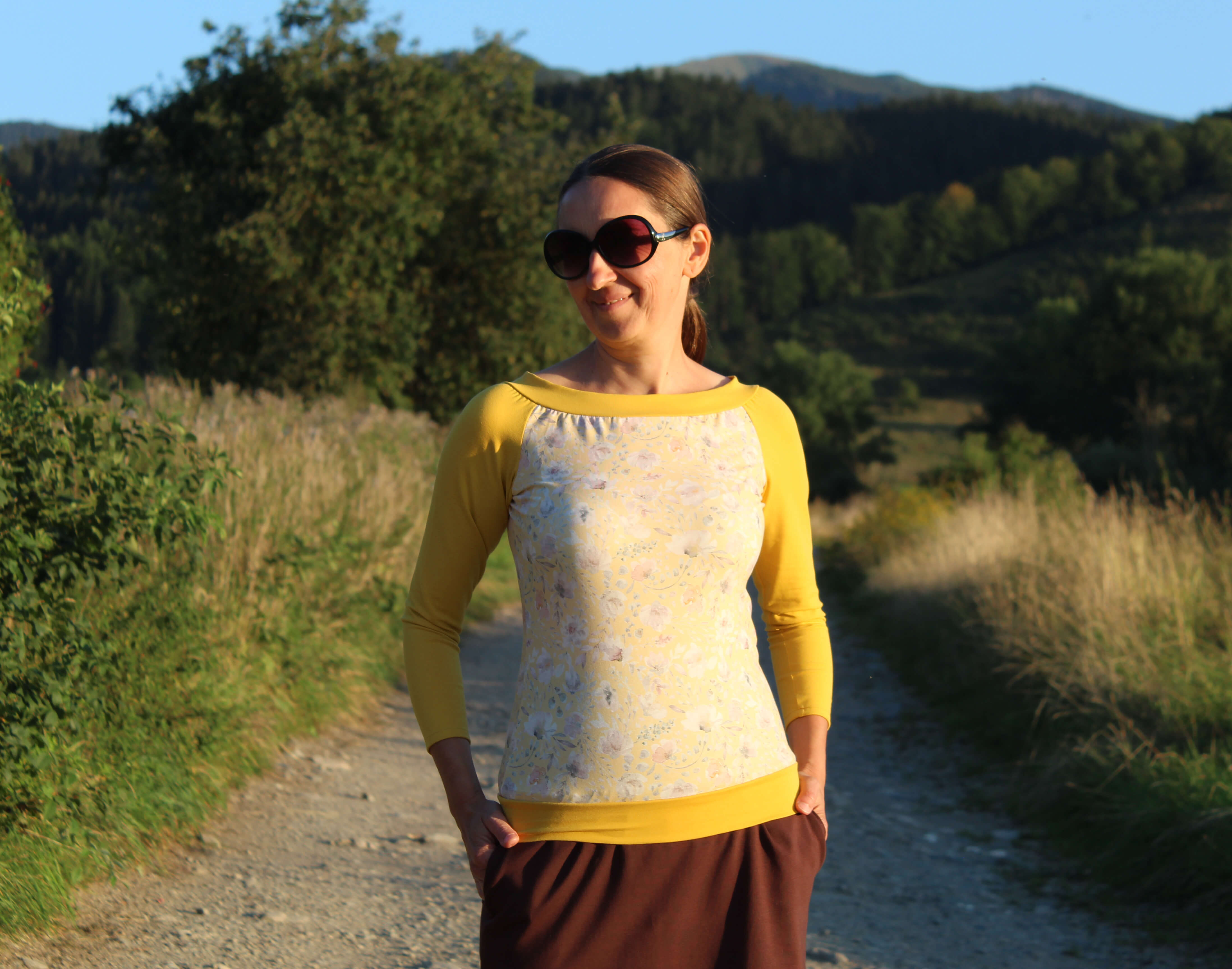 Tričko žlté s kvetinami