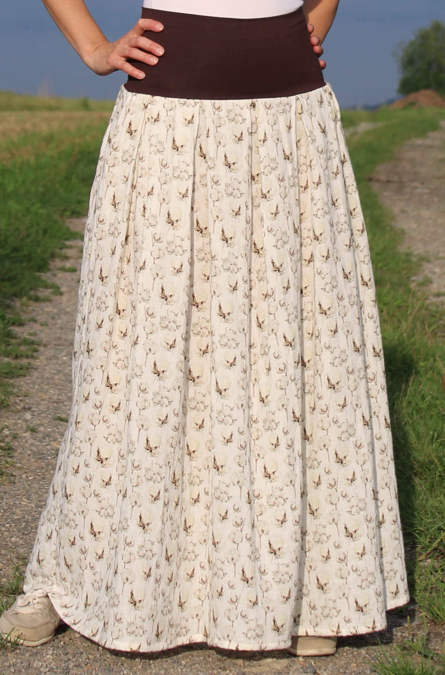 Mušelínová skladaná sukňa so vzorom bavlníka