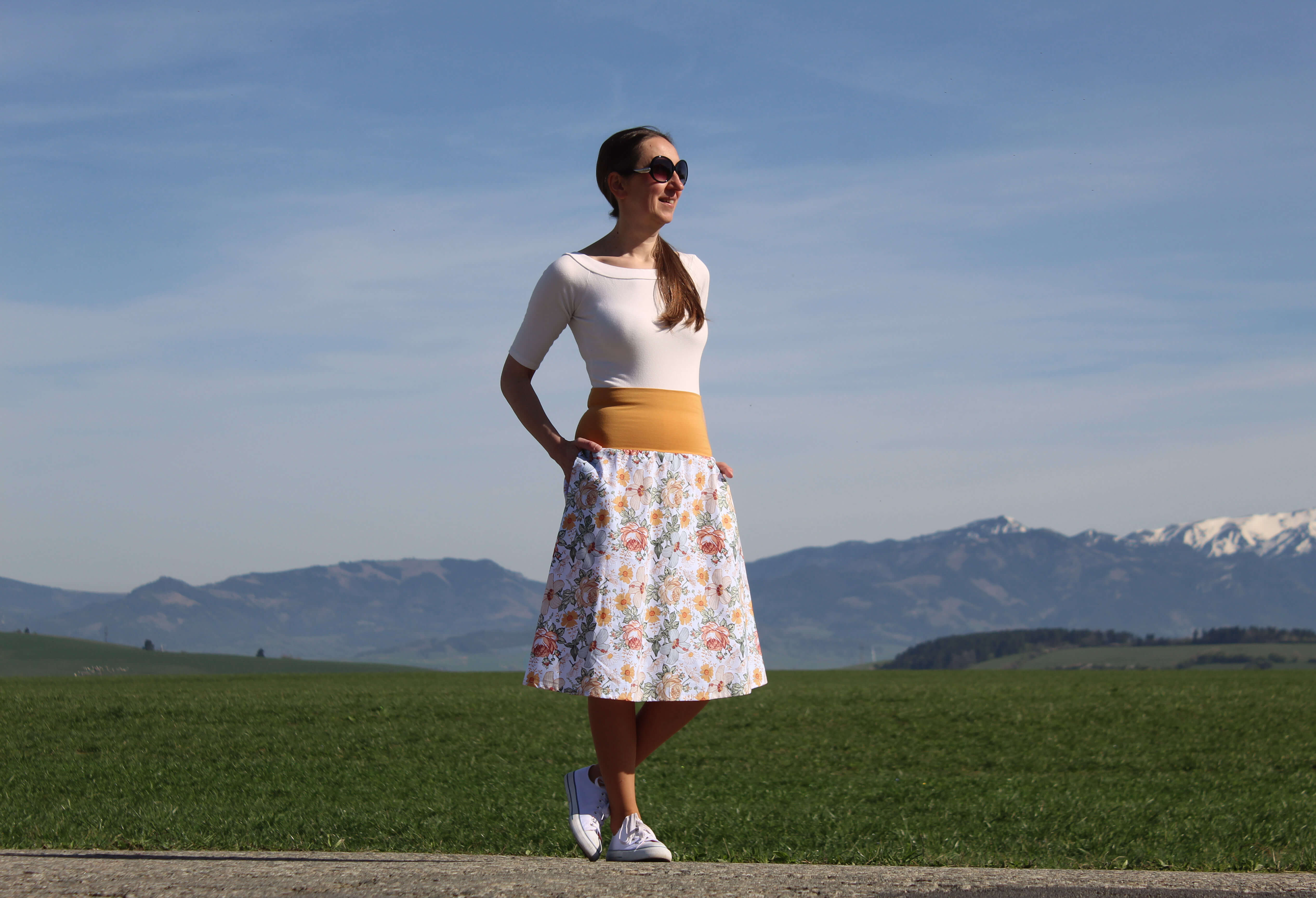 Bavlnená sukňa bielo-horčicová