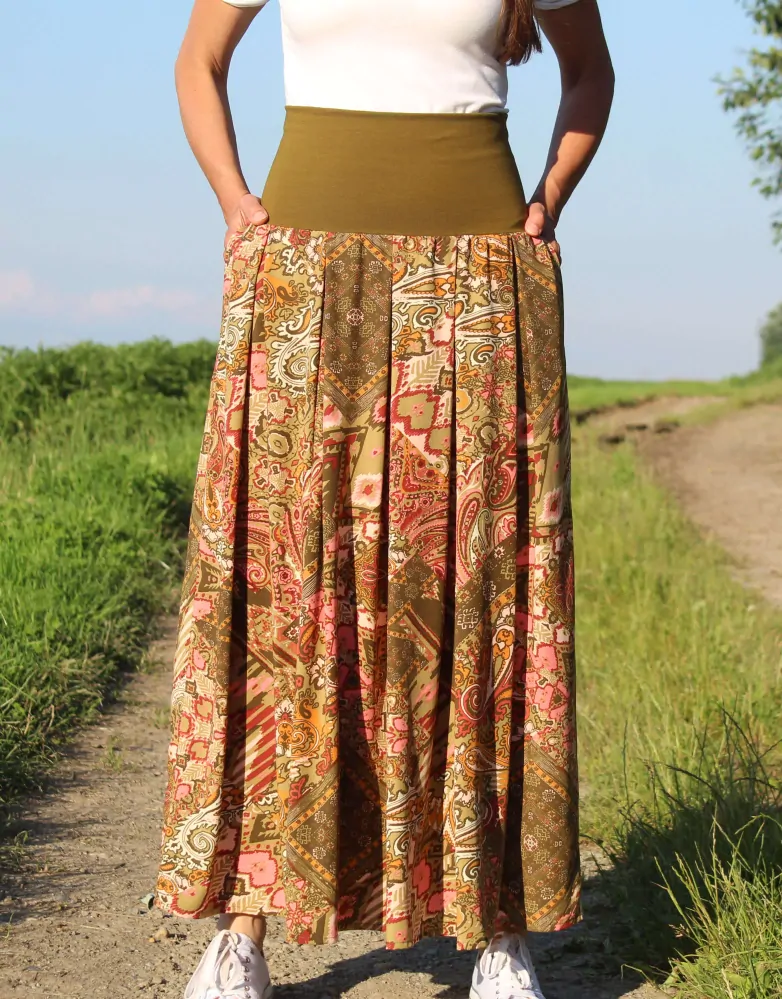 Viskózová sukňa s kašmírovým vzorom