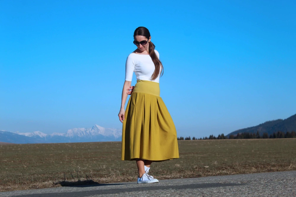 Žltozelená úpletová sukňa