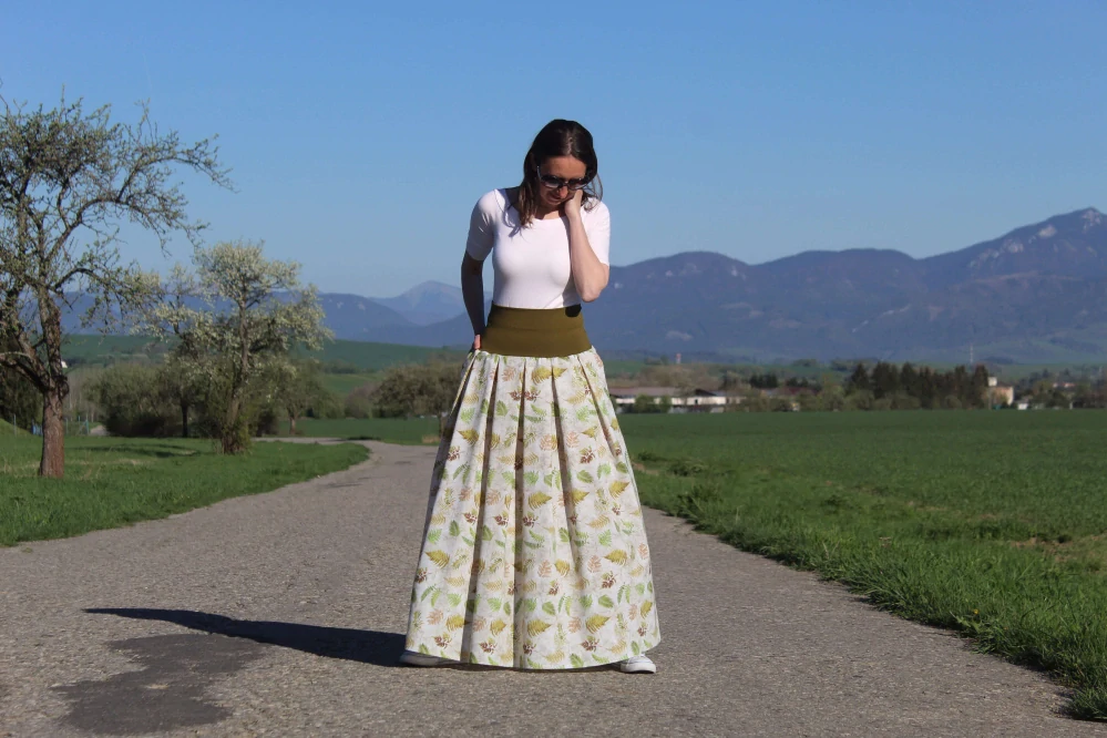 Dlhá skladaná sukňa hnedo-zelené paprade