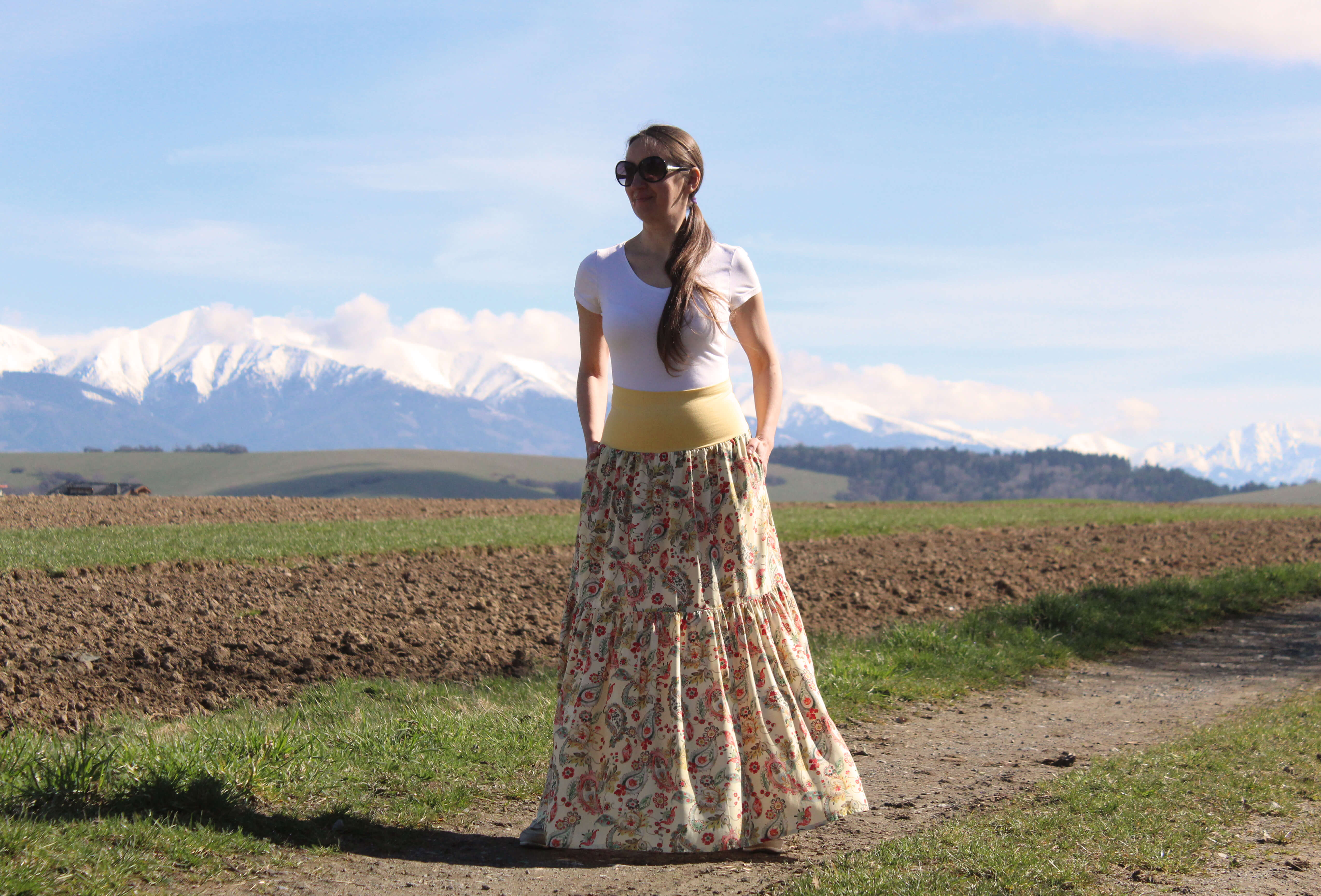 Viskózová sukňa žlté paisley