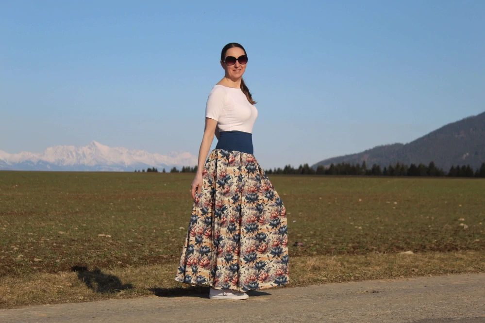 Mušelínová sukňa s lotosmi