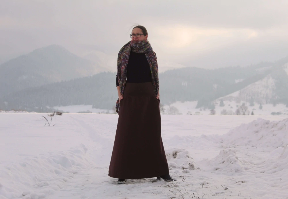 Čokoládovo-hnedá áčková sukňa z počesanej teplákoviny s vreckami