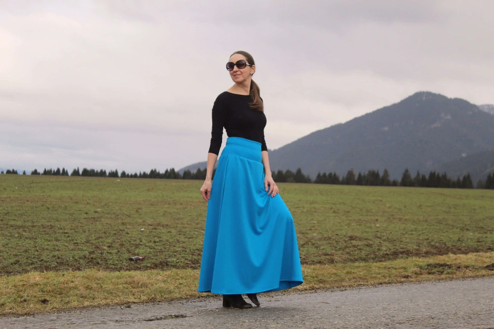 Tyrkysová áčková úpletová sukňa s vreckami