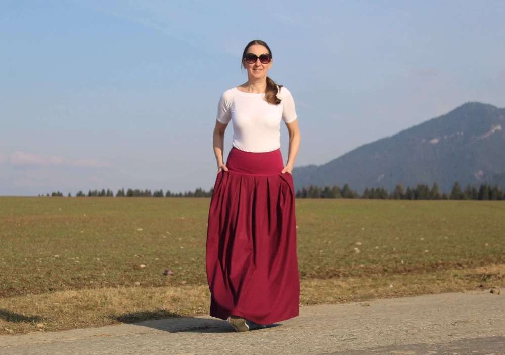 Dlhá vínová skladaná sukňa zo zmesového ľanu