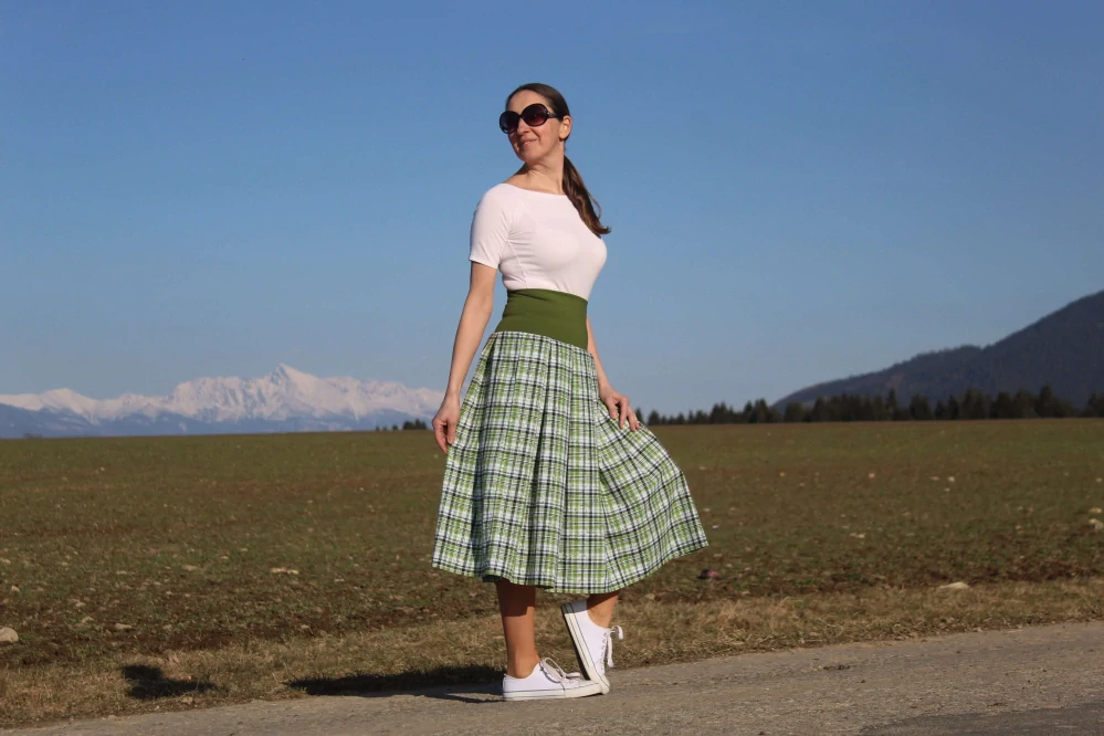 Bavlnená zelená károvaná midi sukňa 