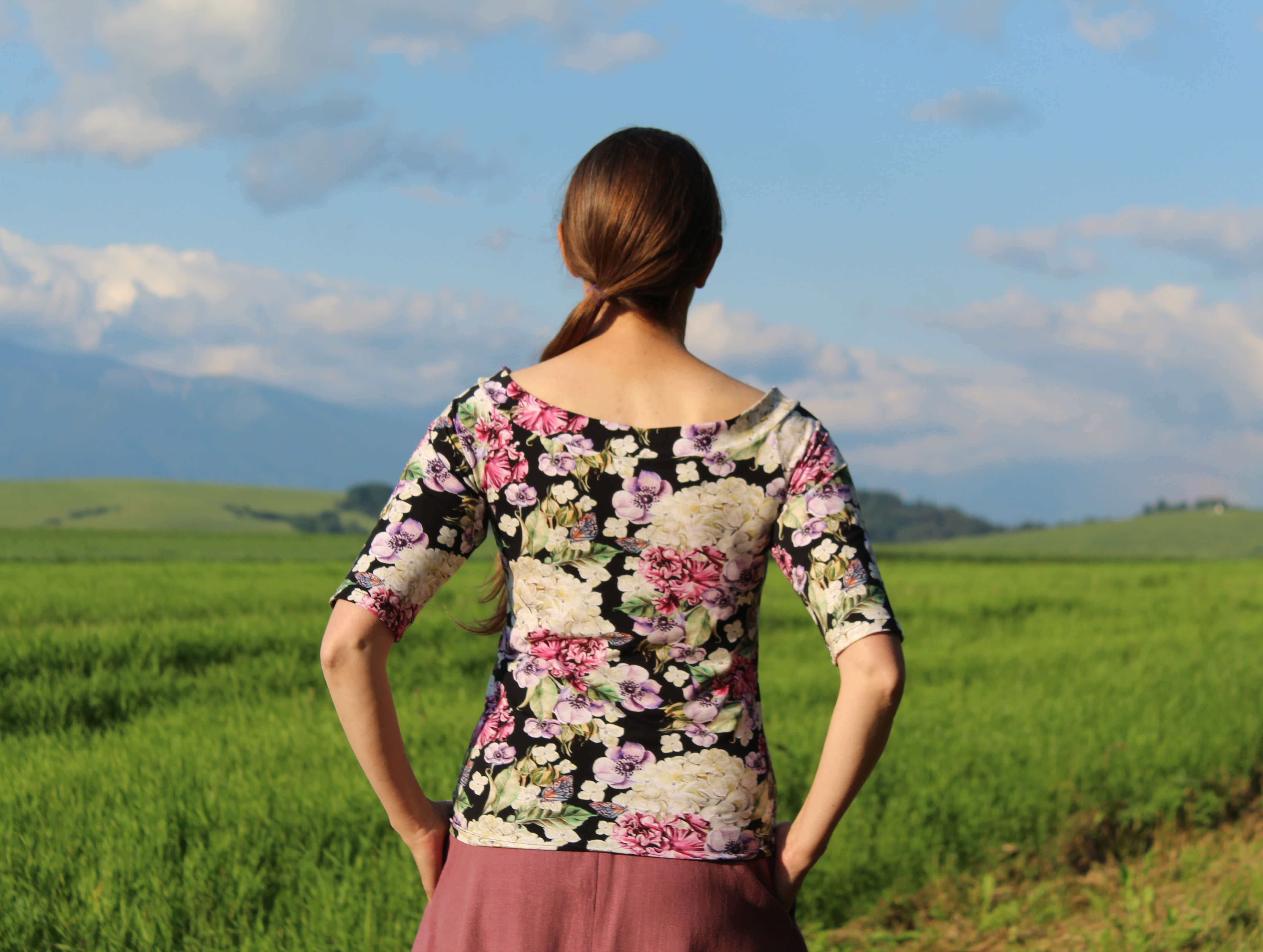 Tričko čierne s hortenziami