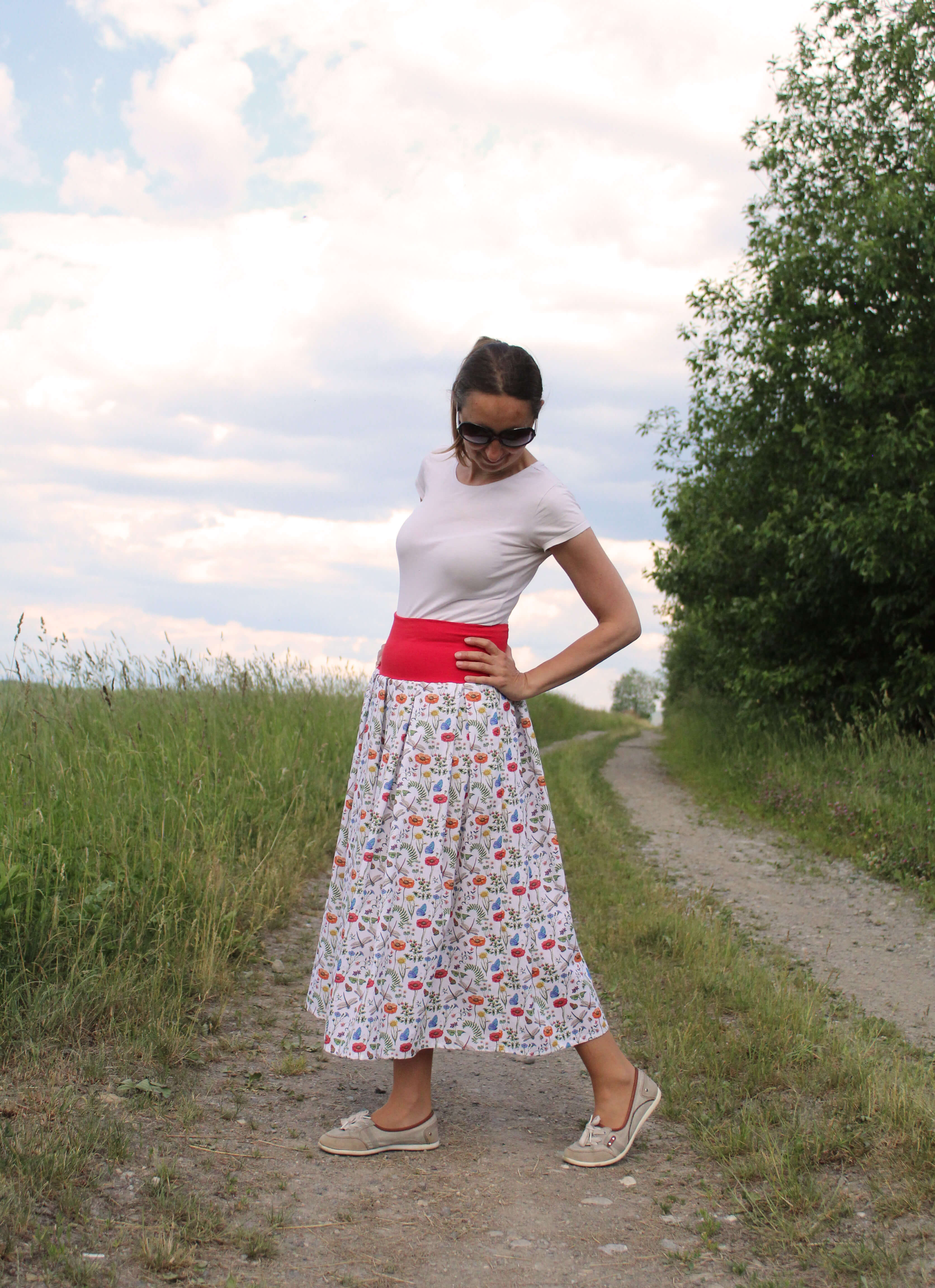 Bavlnená skladaná sukňa vlčie maky