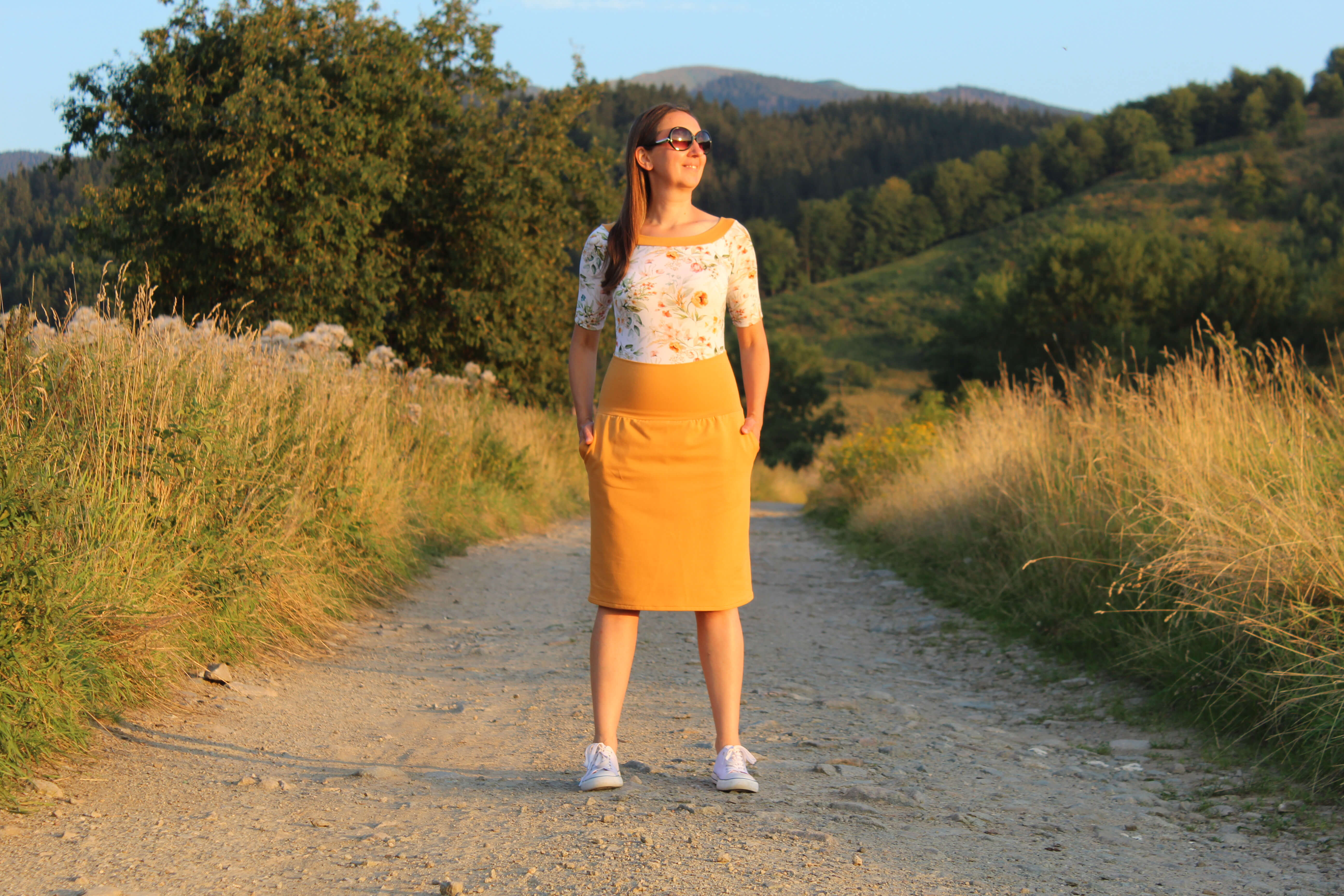 Krátka sukňa horčicová