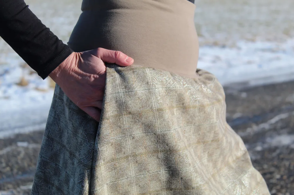 Trojštvrťová sukňa béžové káro