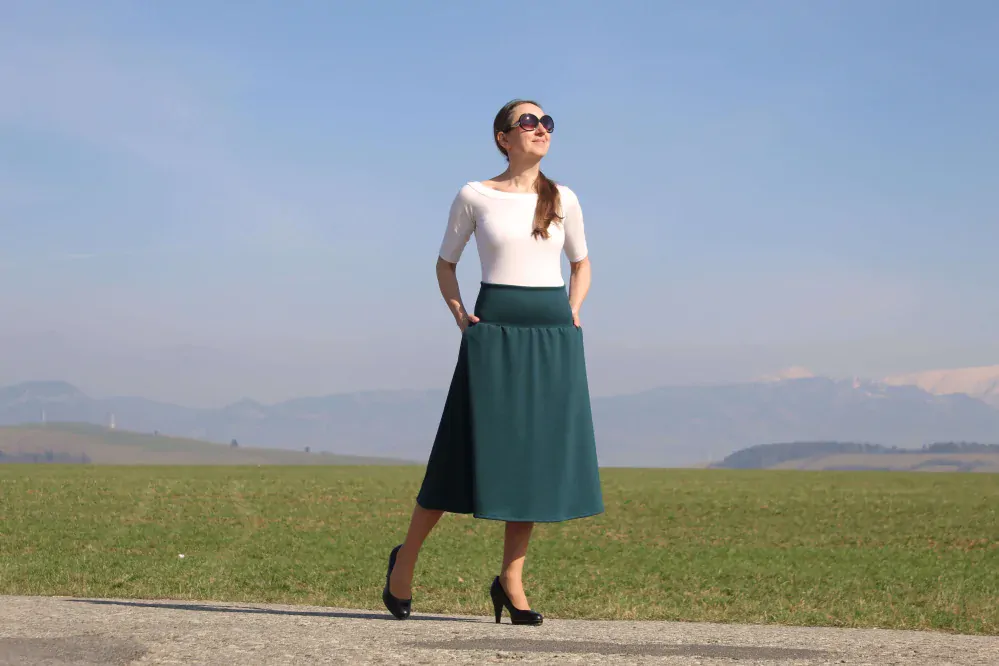 Midi úpletová sukňa zelená