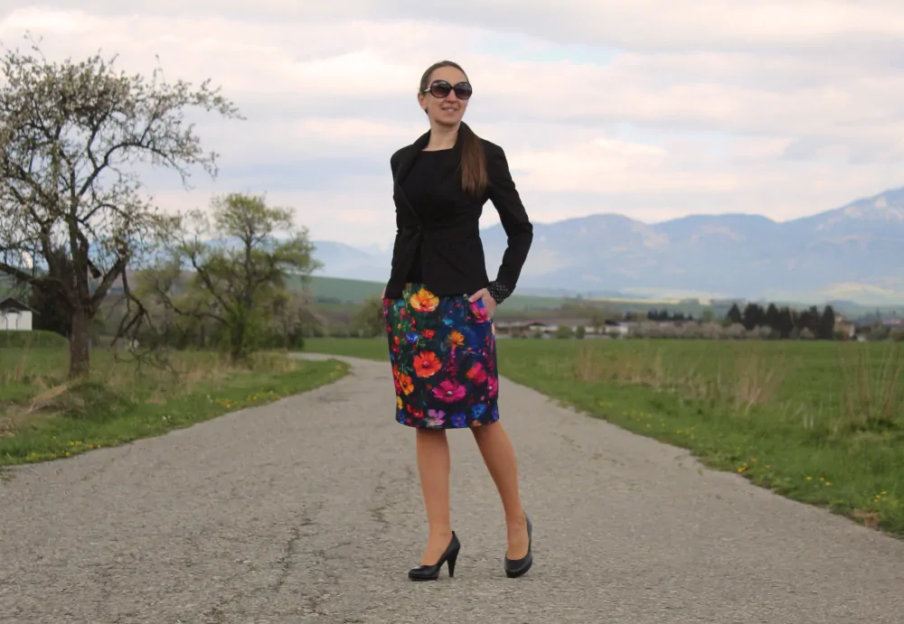 Krátka sukňa "farebné maky"