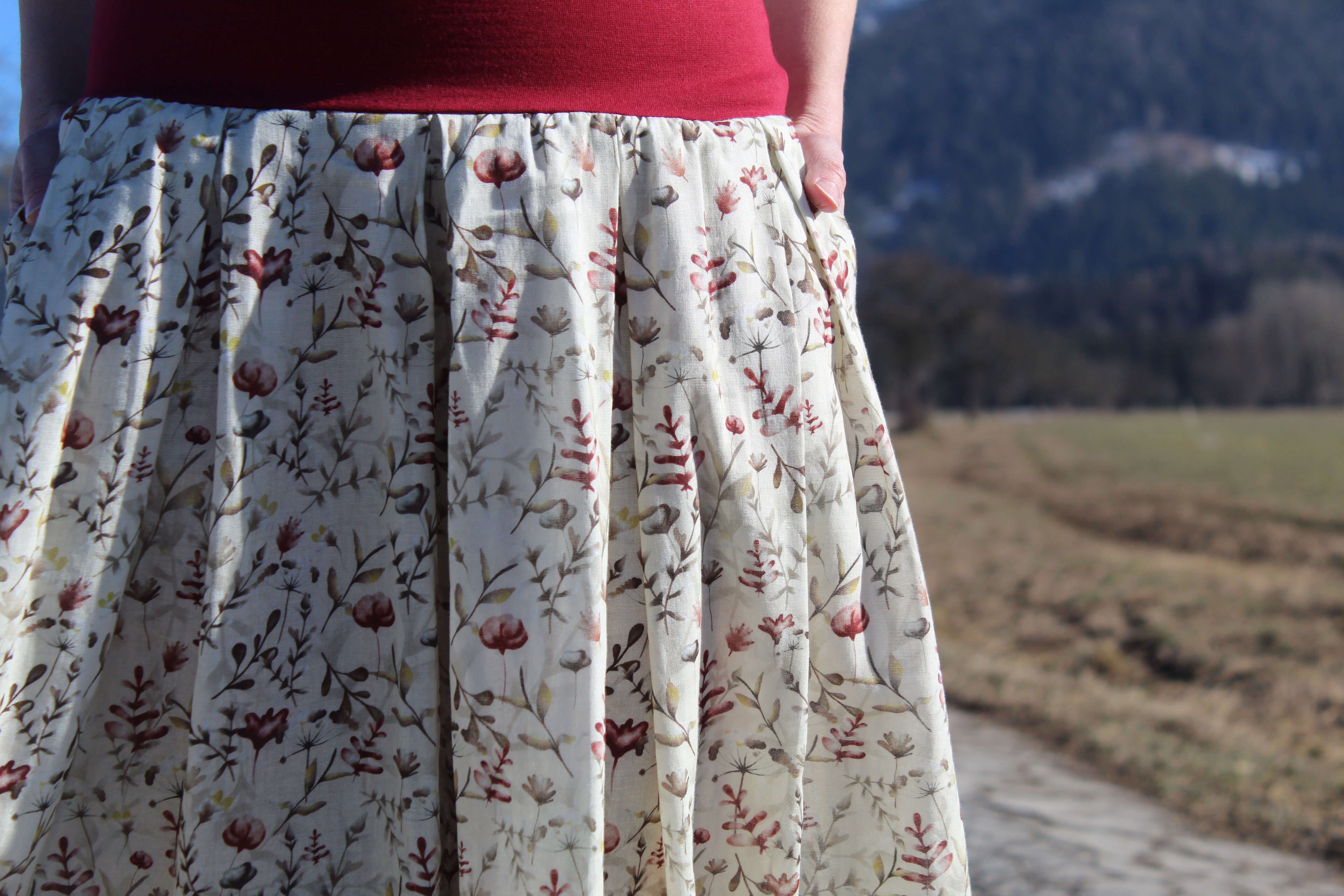 Mušelínová béžovo-vínová sukňa