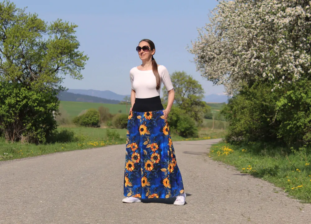 Úpletová sukňa modrá so slnečnicami