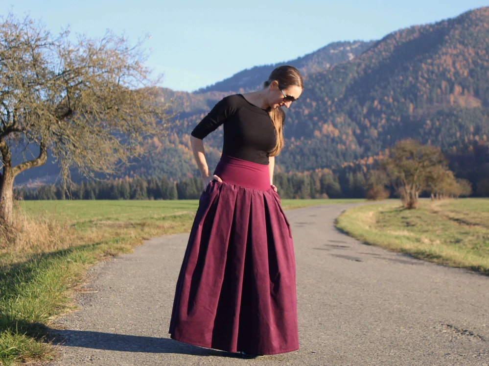 Dlhá "baklažánová" skladaná sukňa