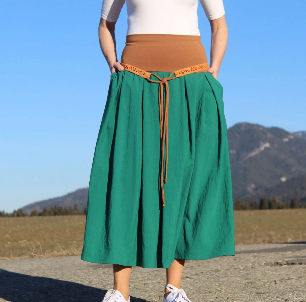 Zeleno-hnedá skladaná sukňa