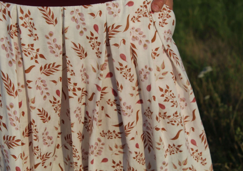 Mušelínová bielo-vínová sukňa veľ. M